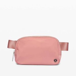 lululemon everywhere belt bag in pastel pink 🌸